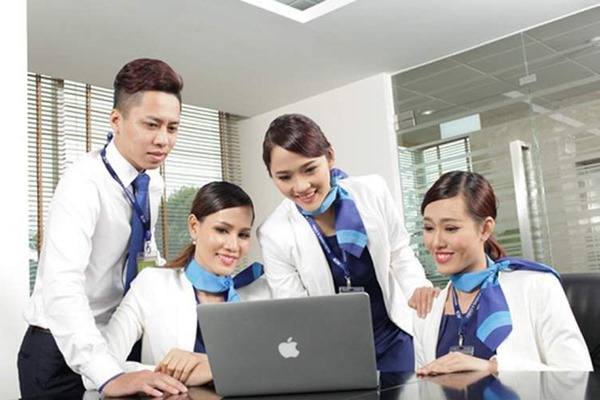 Dù thiếu kinh nghiệm, bạn vẫn có thể trở thành nhân viên ngân hàng xuất sắc nhờ những tố chất như chủ động, cầu toàn, không ngừng học hỏi... (Ảnh: Internet)