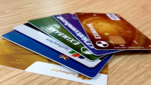 Sinh viên nên làm thẻ ngân hàng nào?